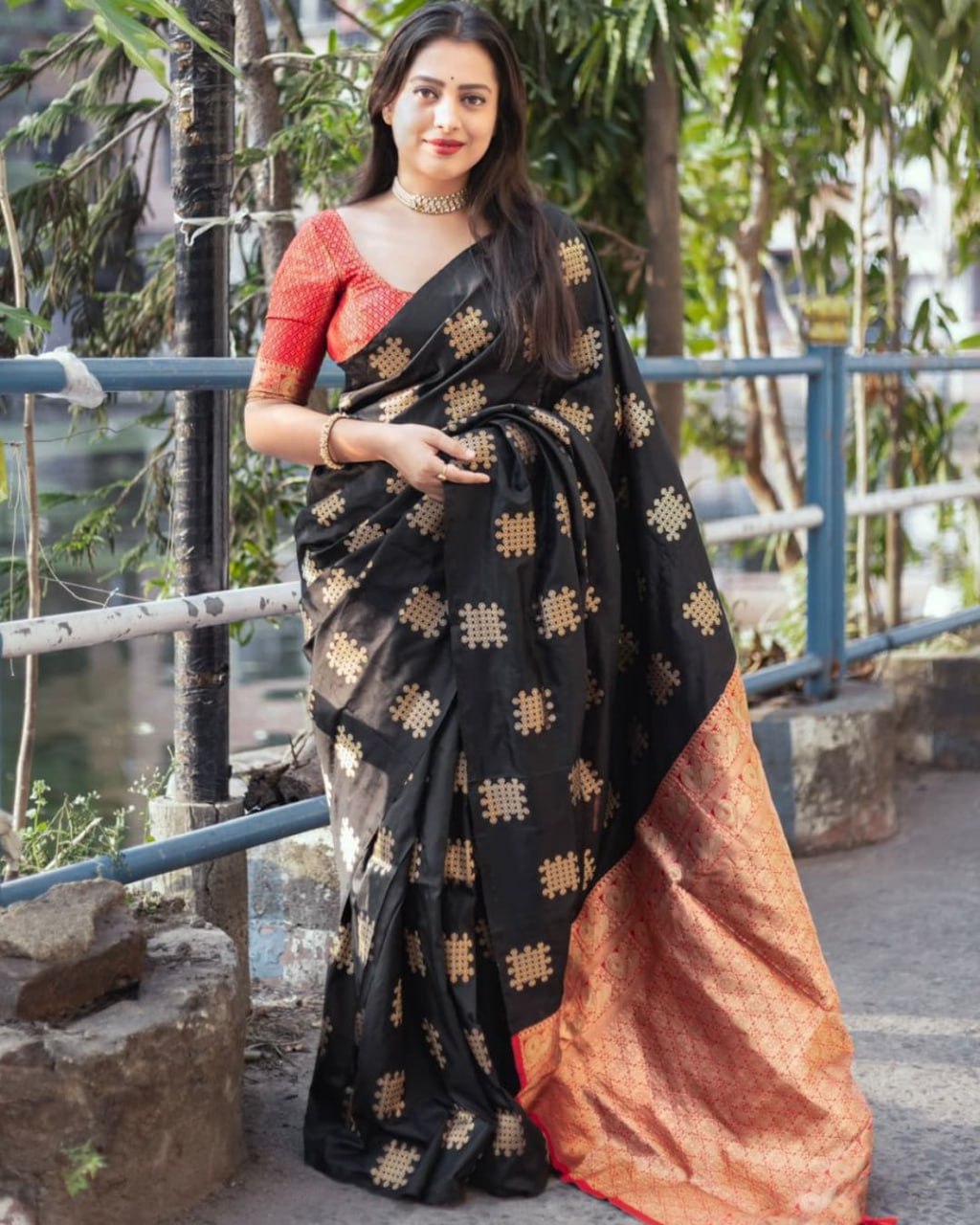 Black Soft Silk Saree with Golden Zari Buttas Silk Saree